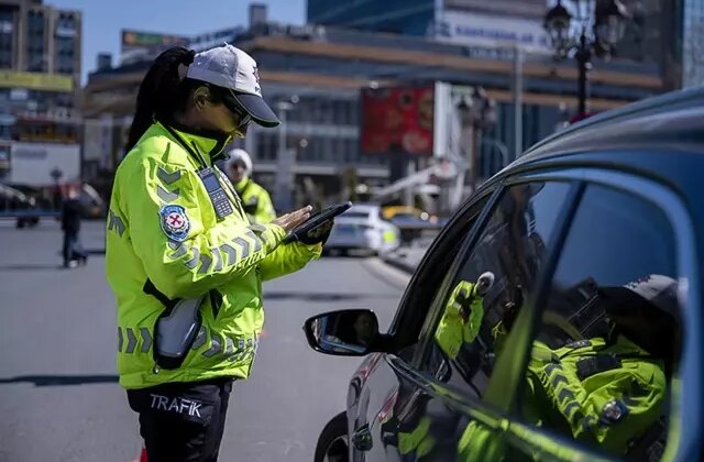Trafik cezalarında 10 madde daha kabul edildi! Bu cezalar sürücülerin cebini yakacak