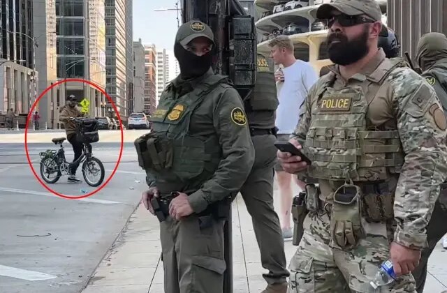 Trump’ın polisleri kendilerine laf atan bir kişiyi kovaladı ancak yakalayamadı