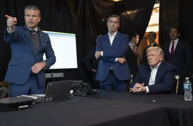 Trump, Maduro’yu kaçırma operasyonunu izlediği anların fotoğrafını paylaştı