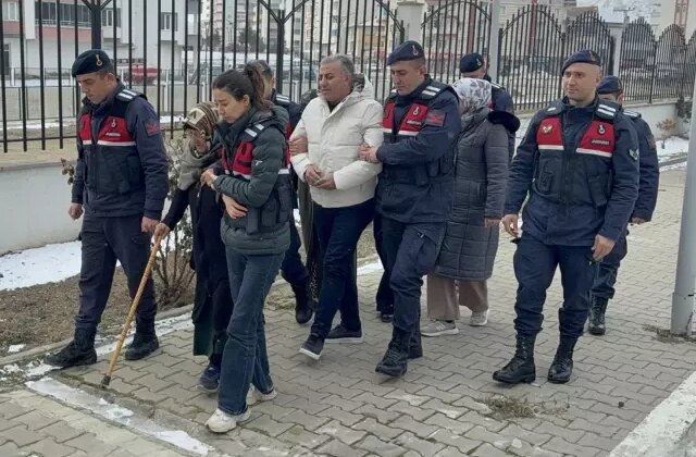 Türkiye bastonlu dolandırıcıyı konuşuyor! “Pes” dedirten detaylar