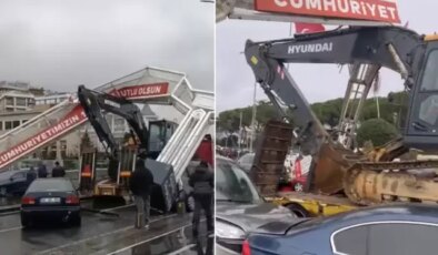 Üsküdar’da akılalmaz kaza: Ekskavatör ortalığı savaş alanına çevirdi