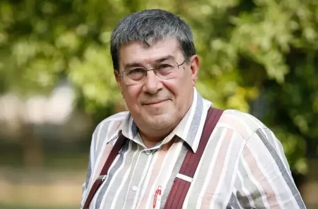 Usta sanatçı Zihni Göktay’dan üzen haber! Yaralı halde bir de sahneye çıkardılar