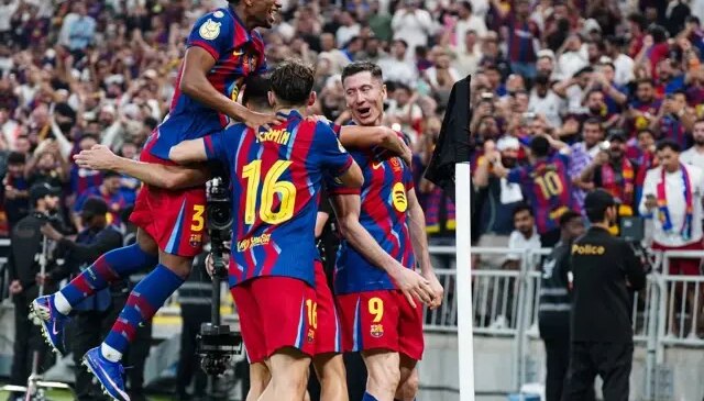 Uzatmalarda tam 3 gol! El Clasico’yu kazanan Barcelona Süper Kupa’nın sahibi