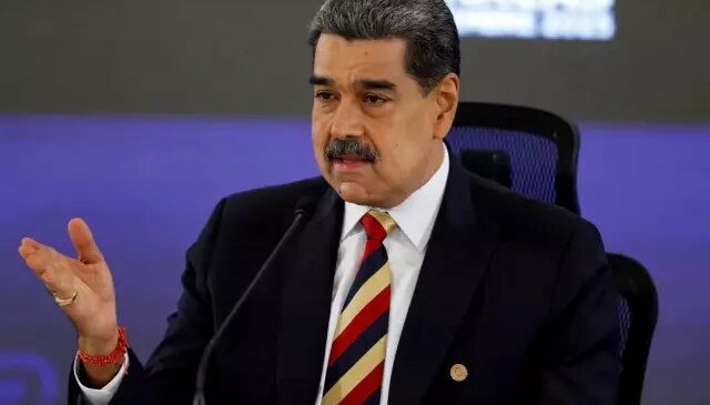 Venezuela Devlet Başkanı Maduro ve eşi New York’a götürülüyor