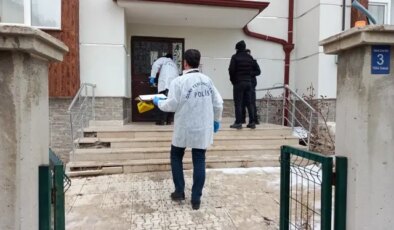 Karaman’da yalnız yaşayan genç evinde ölü bulundu