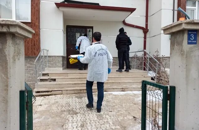 Karaman’da yalnız yaşayan genç evinde ölü bulundu
