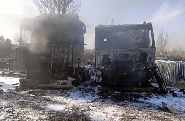 Yediemin otoparkında alkol yüklü tırlar yandı
