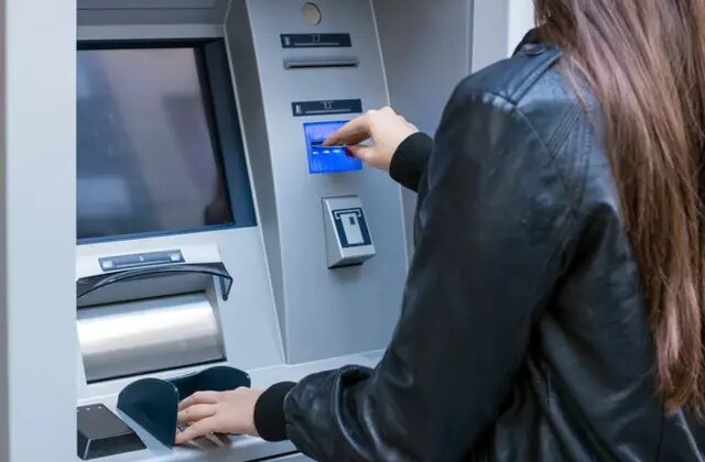 Yeni dönem bu sabah başladı! ATM’ye kartını takan bu mesajla karşılaşıyor