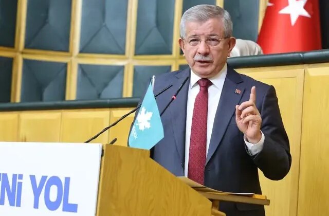 Davutoğlu: Suriye’deki Kürt kardeşlerimiz bizim akrabalarımızdır, soydaşlarımızdır