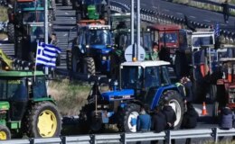 Yunanistan’da eylemci çiftçiler, 48 saat yol ve sınır kapılarını kapatma kararı aldı