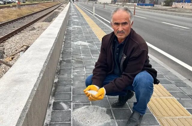 Yurt dışından gelen TIR’lardan dökülüyor, bahçesine ekip para kazanıyor