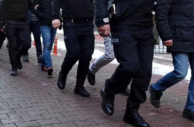 11 ilde operasyon! 94 bakanlık çalışanı gözaltında
