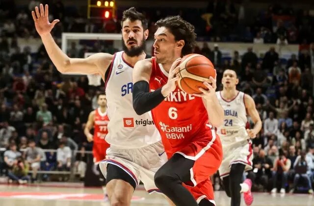 12 Dev Adam Sırbistan deplasmanından zaferler dönüyor