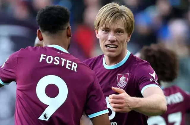 15 dakika içinde 3-0’dan geri döndükleri maçta 90+3’te dramatik son