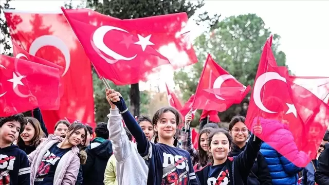 2025-2026 eğitim-öğretim yılının ikinci dönemi ‘Bayrak Sevgisi’ ile başladı