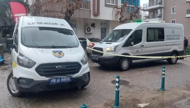 3 çocuk annesi, sokak ortasında bıçaklanarak öldürüldü