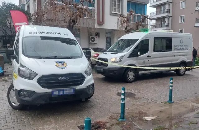 3 çocuk annesi, sokak ortasında bıçaklanarak öldürüldü