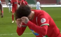 7-0’lık maça damga vuran an! Amedsporlu futbolcu da saçlarını ördü