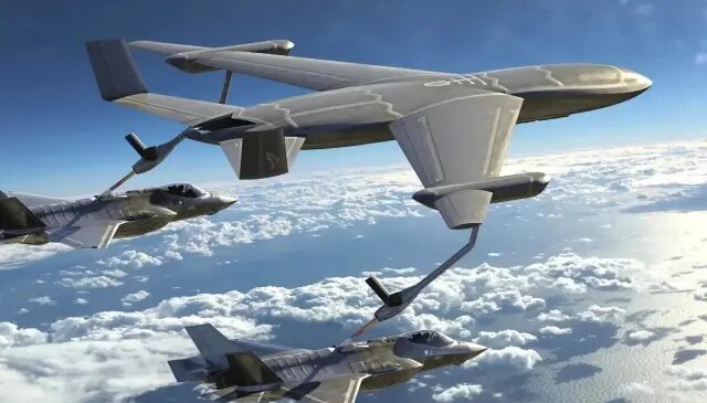 ABD ordusuna ait yakıt ikmal uçakları, İsrail havalimanında