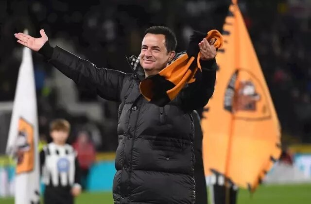 Acun Ilıcalı’nın maç sırasında yaptığı hareket İngiltere’de gündem oldu