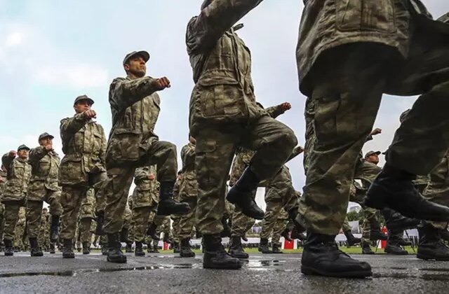 AK Parti’den askerlik sisteminde düzenleme sinyali