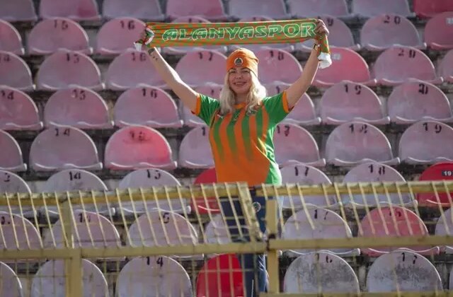 Alanyaspor’u tek başına destekledi! Kaç km yol gittiğini duyanlar hayret ediyor