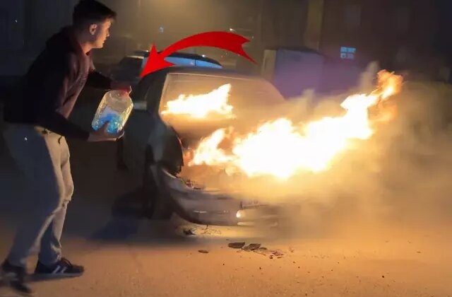 Alev alev yanan araca antifriz döküp söndürmeye çalıştı