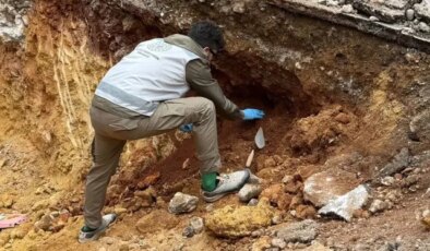 Yoldan geçen vatandaş fark etti, çalışmalar hemen durduruldu
