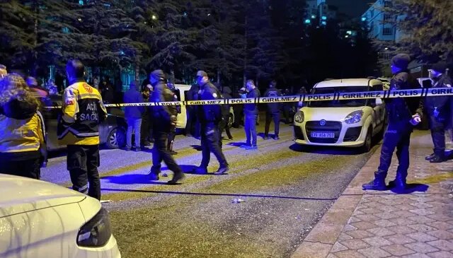 Annesi, kızı ve eşini öldüren adam intihar etti