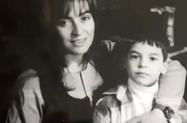 Annesi vefat etmişti: Akın Akınözü’nden duygulandıran Sevgililer Günü paylaşımı