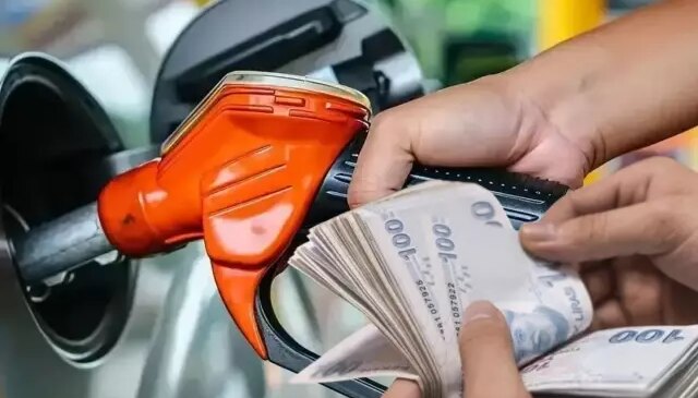 Araç sahiplerini üzecek haber: Akaryakıta dev zam yolda!