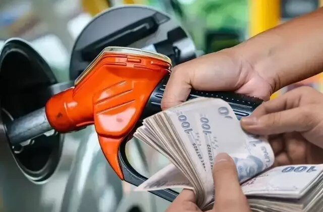 Araç sahiplerini üzecek haber: Akaryakıta dev zam yolda!