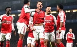 Arsenal, İngiltere Lig Kupası’nda finale yükseldi