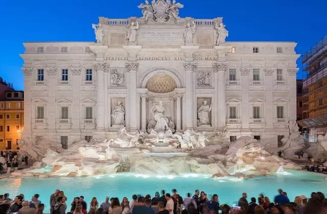 Artık Roma’daki Aşk Çeşmesi’ne para atmak da parayla