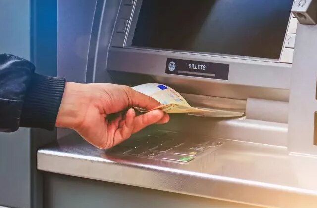 ATM’ler teker teker kapanıyor! Dikkat çeken Türkiye detayı
