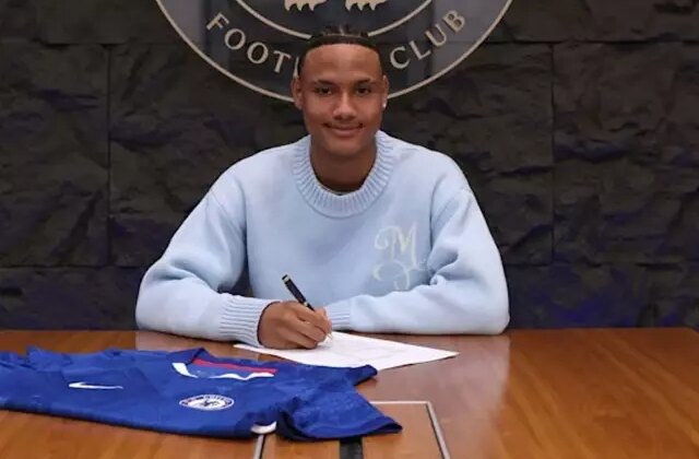 Babasının izinden gidiyor! Yıldız futbolcunun oğlu Chelsea’de