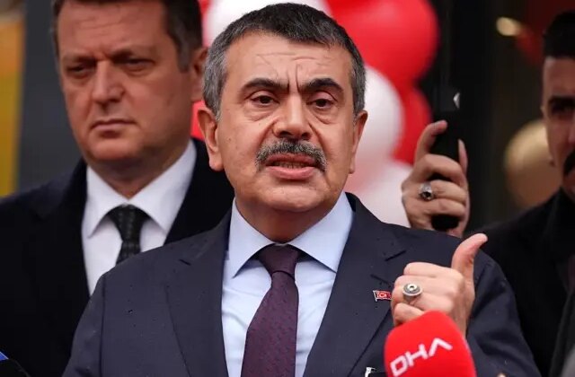 Bakan Tekin’den muhalefete: Önce okuma yazma öğrensinler