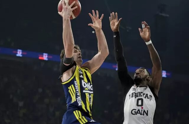 Beşiktaş’ı deviren Fenerbahçe Beko, Türkiye Kupası’nda şampiyon