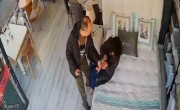 Bir de öğretmen olacak: Yaptığı rezilliği kamera böyle kaydetti