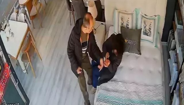 Bir de öğretmen olacak: Yaptığı rezilliği kamera böyle kaydetti