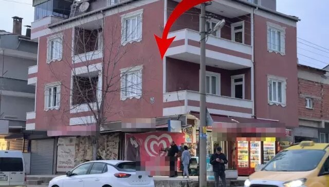Boşanma aşamasındaki eşinden kaçmak için balkondan atladı