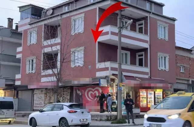 Boşanma aşamasındaki eşinden kaçmak için balkondan atladı