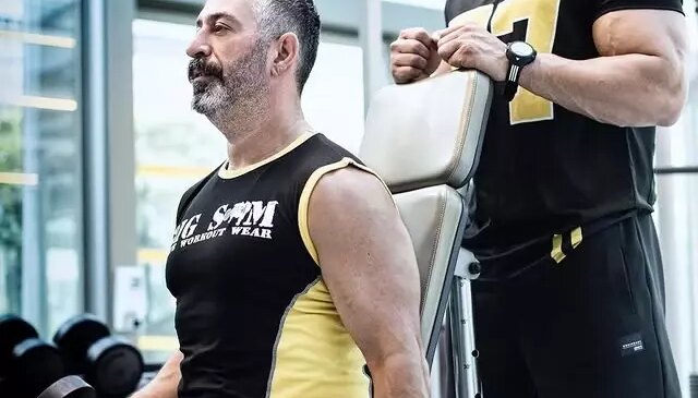 Cem Yılmaz’dan kas şov: Yeni filmine hazırlanıyor