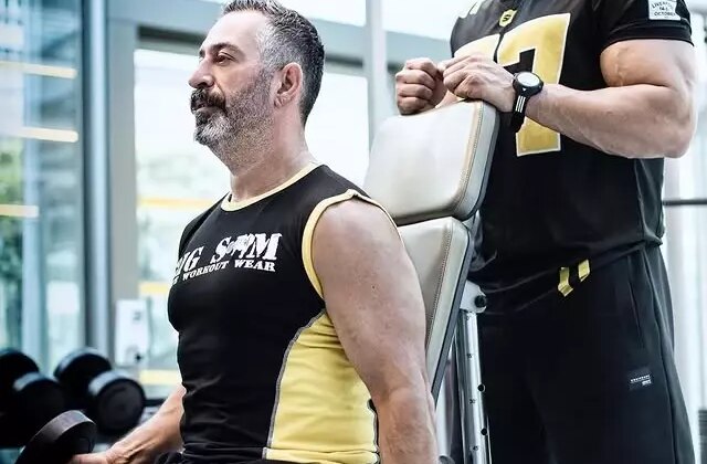 Cem Yılmaz’dan kas şov: Yeni filmine hazırlanıyor