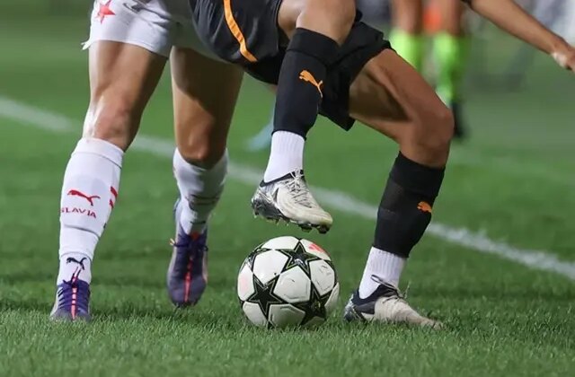 Cezalı futbolcu oynatmanın bedelini çok ağır ödettiler