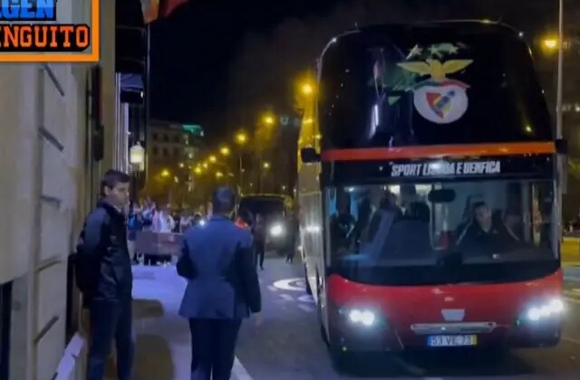 Cezalı Mourinho maçı bakın nereden izledi