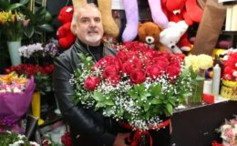 Çiçekçilerde 14 Şubat mesaisi: Bir buket 7 bin TL!