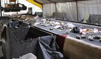 Çöp ayrıştırma bandında yeni doğmuş bebek cesedi bulundu