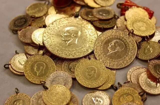 Yatırımcı ne yapmalı? İşte dev bankanın yıl sonu için altın tahmini