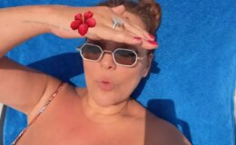 Dubai’de tatil yapan Demet Akalın’ın dev tektaşı gündem oldu